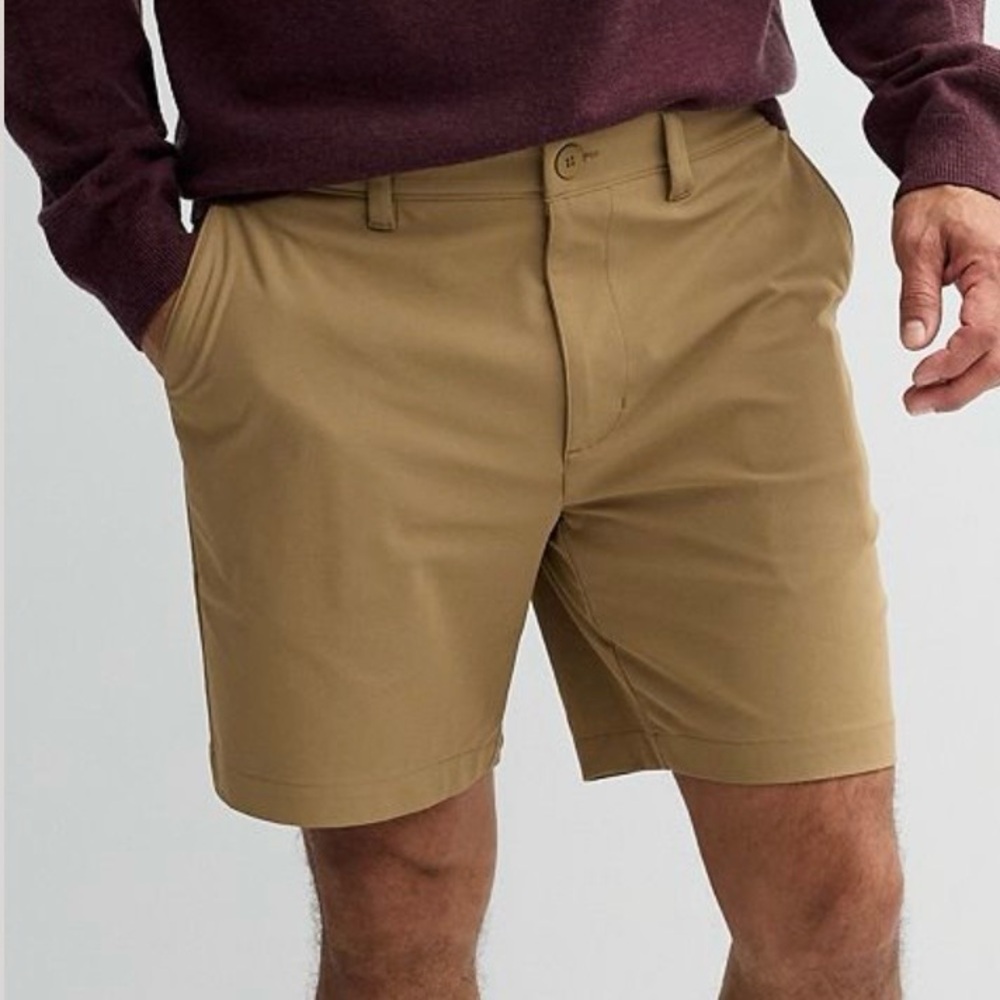 Old Navy Men's size 30 ultimate tech, slim fit shorts, built-in flex, dark khaki
